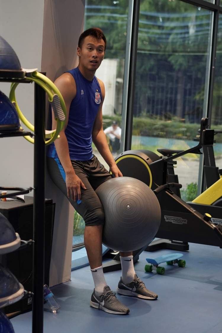 赛前门兴格拉德巴赫调整名单以备亚冠；伤情更新环节打磨；悬念犹存；临场指挥获称赞(门兴格拉德巴赫vs斯图加特)-开云游戏官网