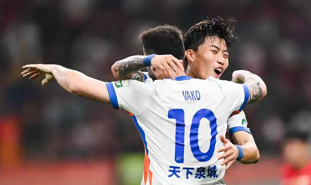 转会期体能课后，上海海港战术微调备战全明星赛，赛场秩序良好，细节决定成败的简单介绍