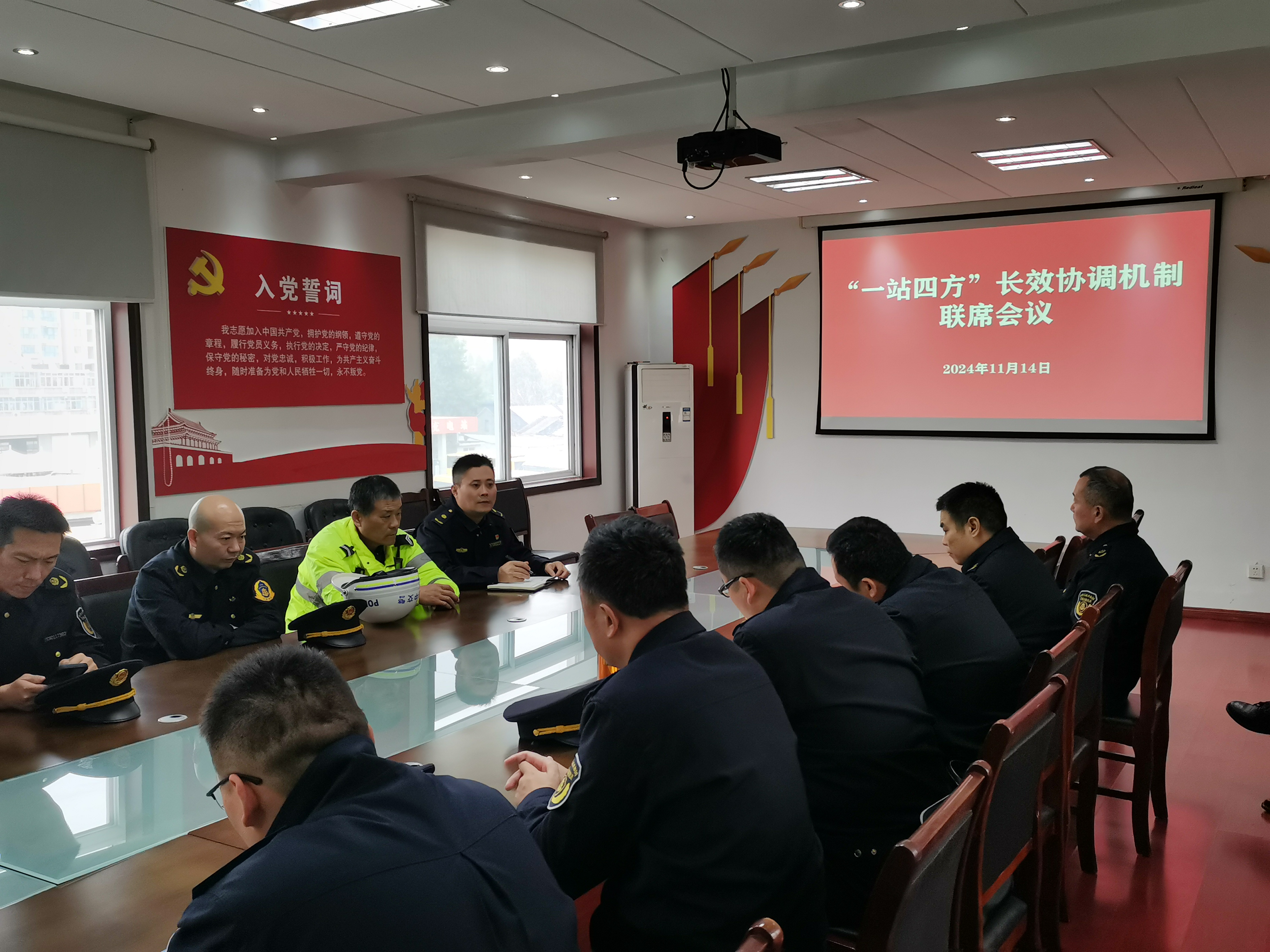 包含社区盾赛程吃紧,武汉三镇集结日防线松动,赛场秩序良好,数据趋势出现新变化的词条 包含社区盾赛程吃紧,武汉三镇集结日防线松动,赛场秩序良好,数据趋势出现新变化的词条