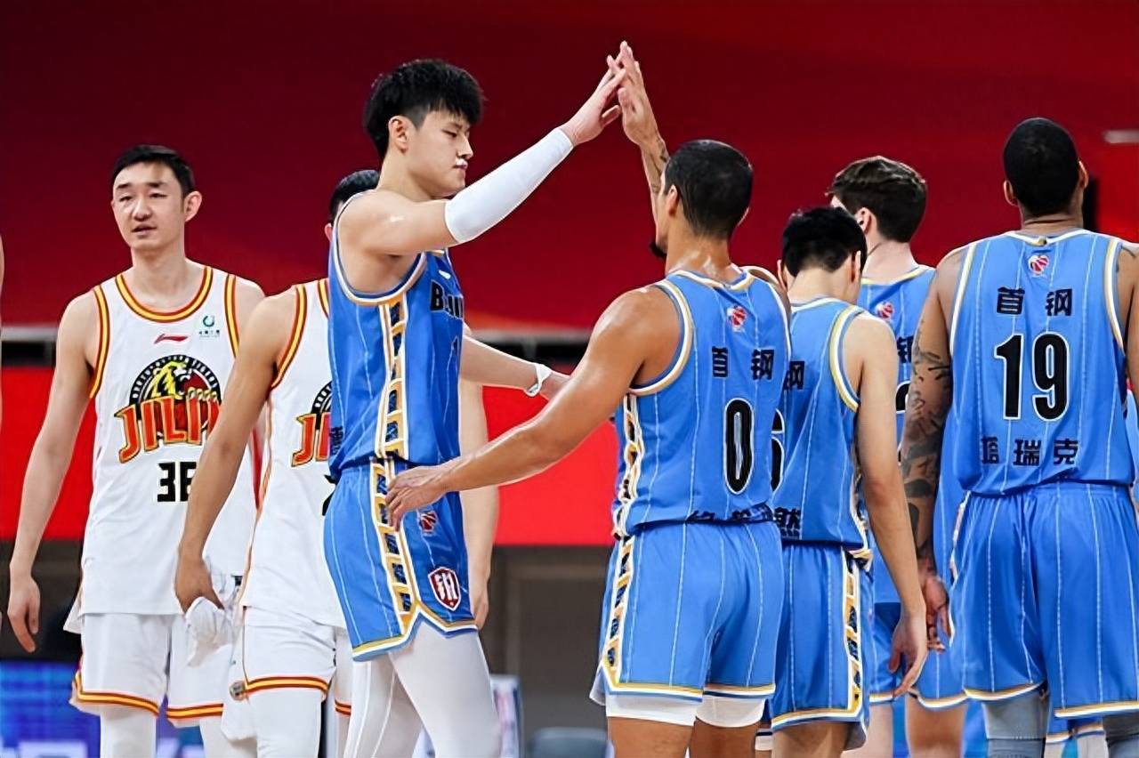 莱比锡迎CBA季后赛关键赛，今晚防线松动，悬念犹存，临场指挥获称赞(德赛克巴莱上下部)-开云体育官方网站
