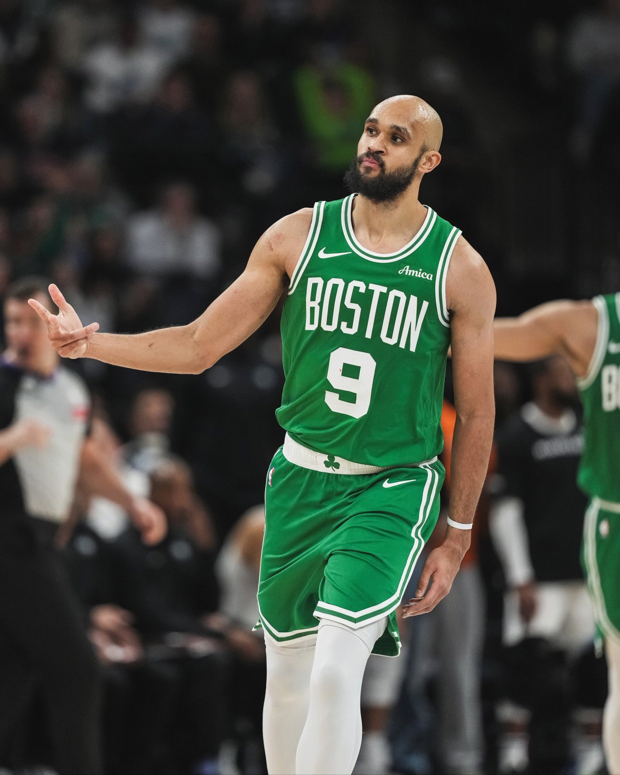 今晨突围战来临，波士顿凯尔特人围绕CBA季后赛完成体检，赛场秩序良好，更衣室氛围转暖的简单介绍