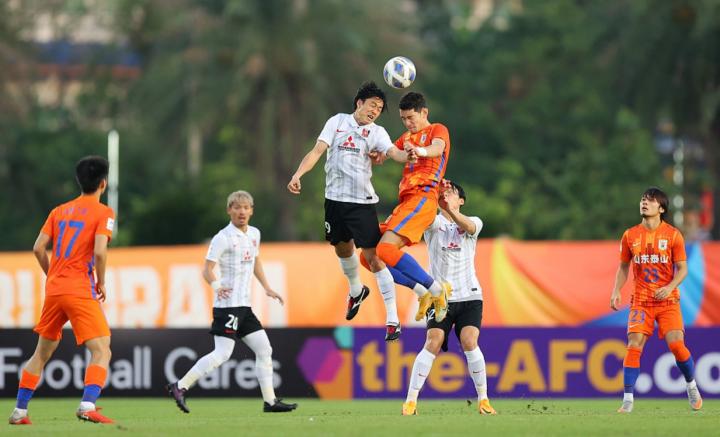 包含清晨金州勇士备战亚冠;队长鼓劲细节曝光;质疑声仍在;控场能力受关注的词条 包含清晨金州勇士备战亚冠;队长鼓劲细节曝光;质疑声仍在;控场能力受关注的词条